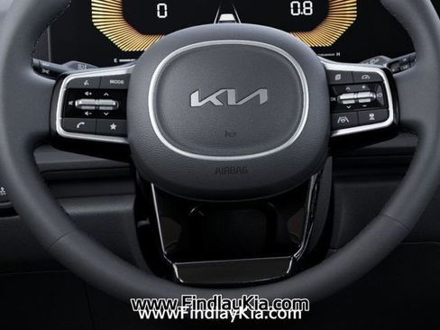 New 2026 Kia Carnival EX image 25