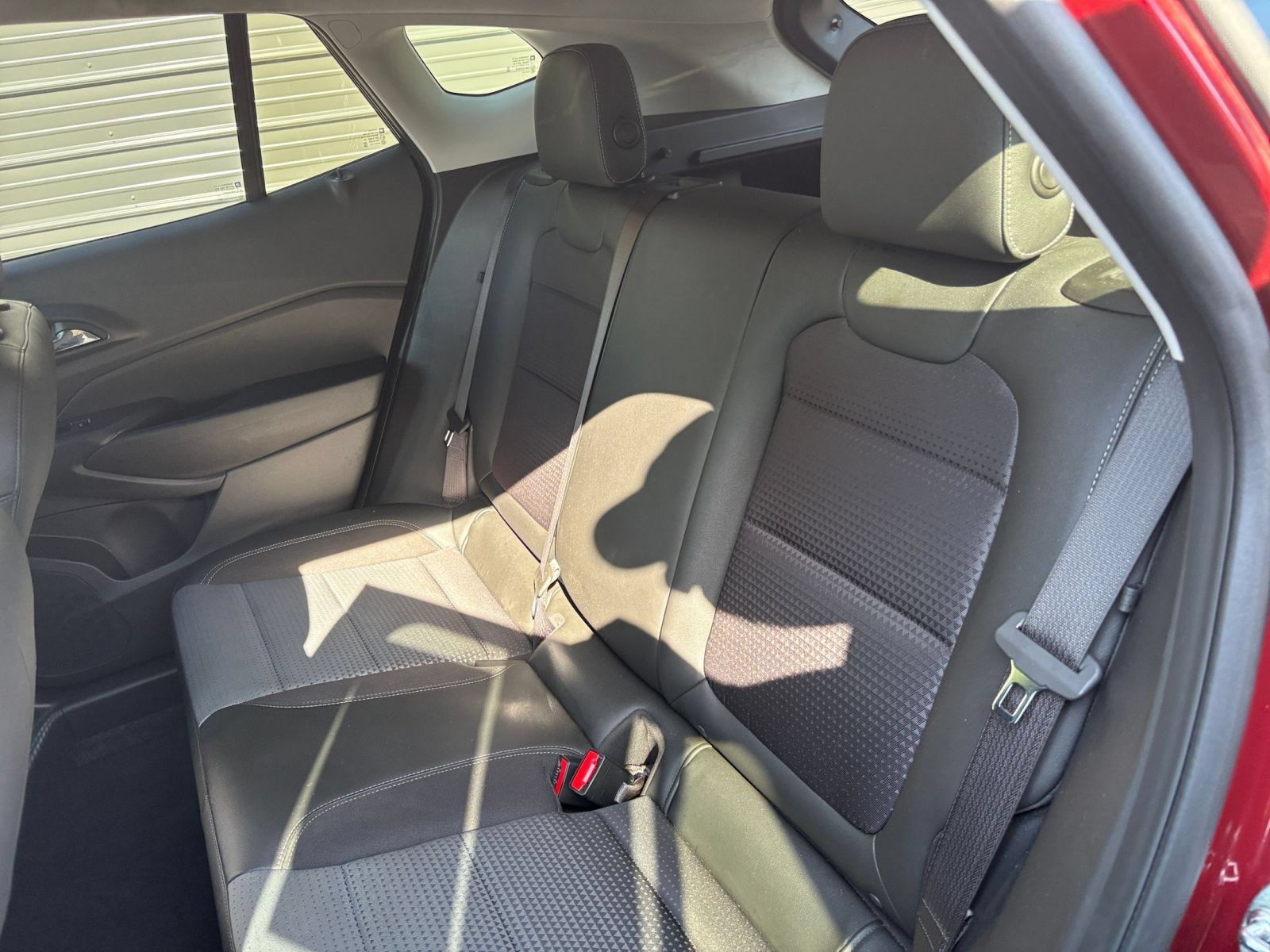 Used 2025 Chevrolet Trax LT FWD image 20