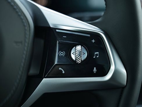 Used 2025 BMW i7 eDrive50 w/ Premium Package image 36