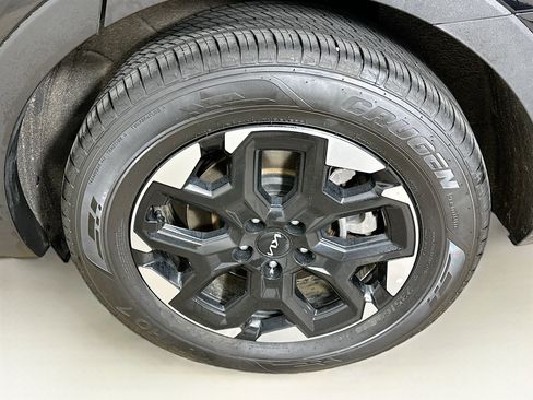 Used 2024 Kia Sorento S image 11