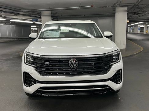 New 2026 Volkswagen Atlas Cross Sport SEL Premium R-Line AWD/4WD image 32