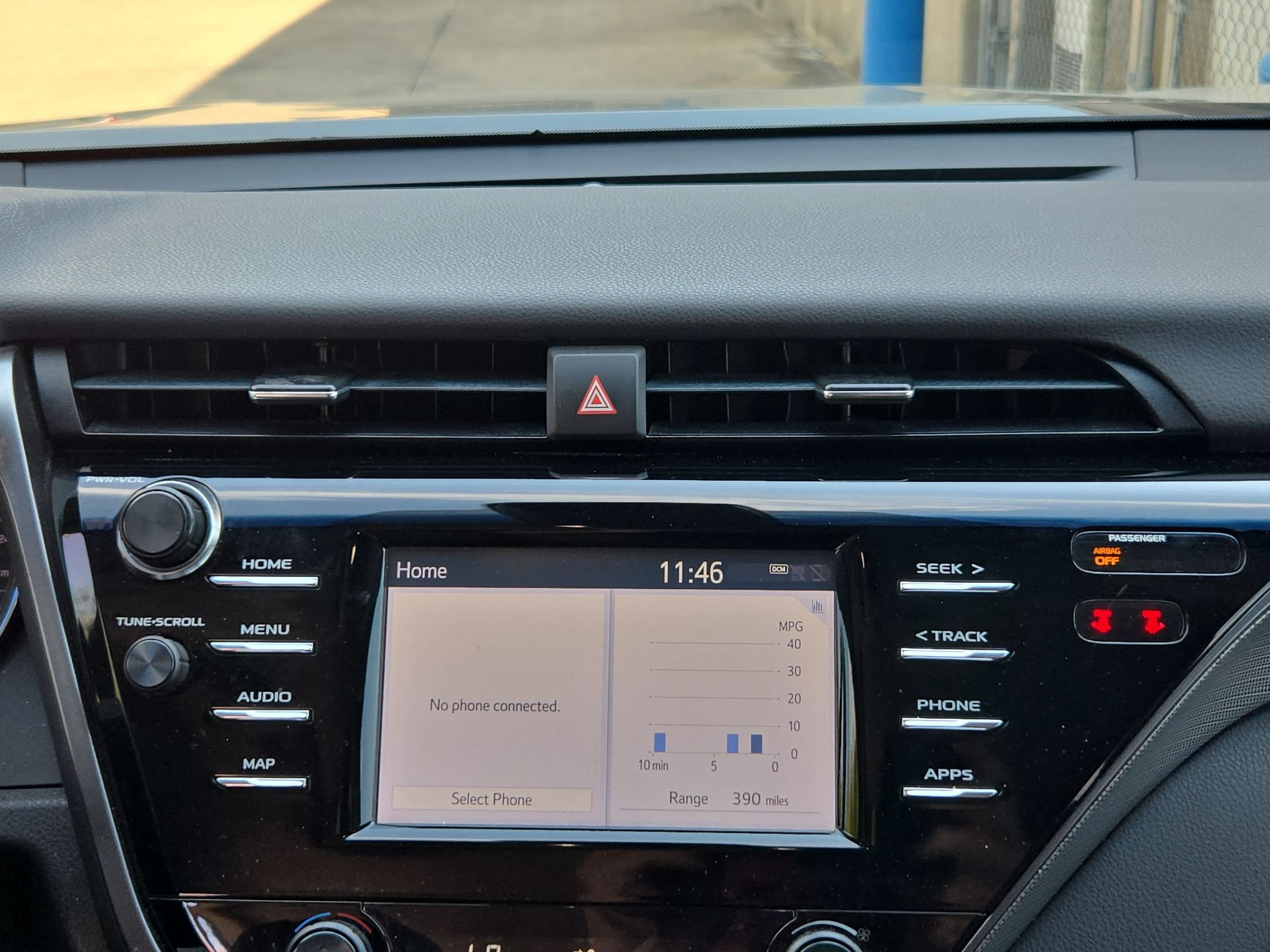 Used 2019 Toyota Camry SE FWD image 17