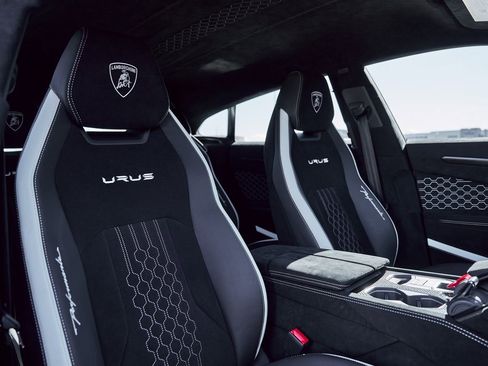 Used 2024 Lamborghini Urus Performante image 52