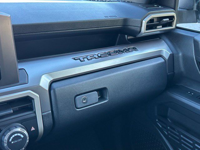 Used 2025 Toyota Tacoma SR5 AWD/4WD image 54