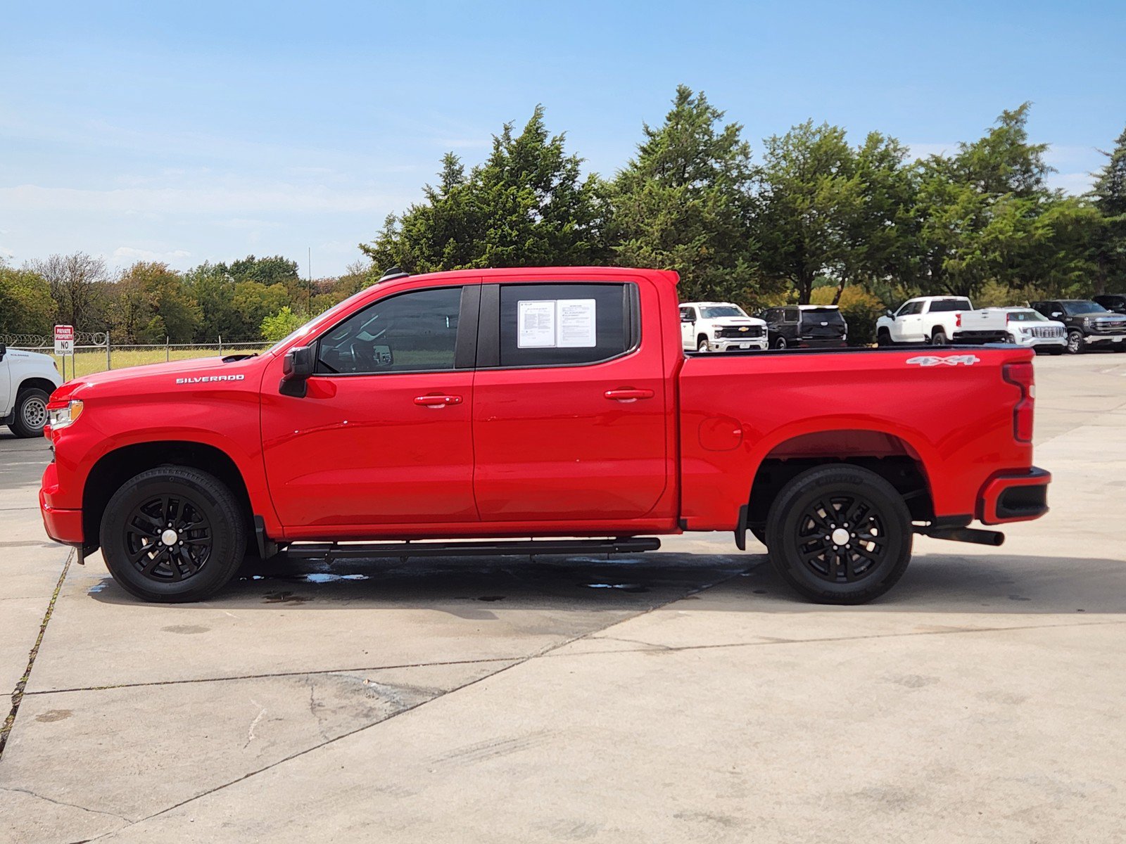 Used 2022 Chevrolet Silverado 1500 RST AWD/4WD image 3