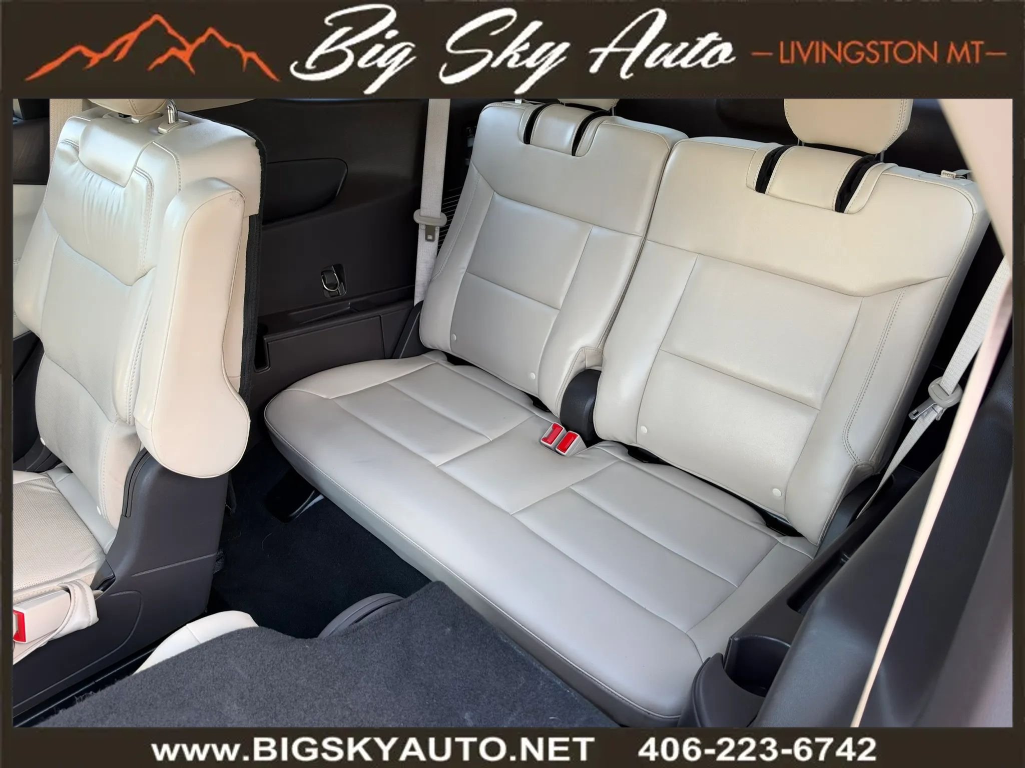 Used 2022 Ford Explorer Platinum w/ Equipment Group 601A AWD/4WD image 18