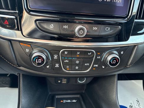 Used 2020 Chevrolet Traverse Premier AWD/4WD image 25