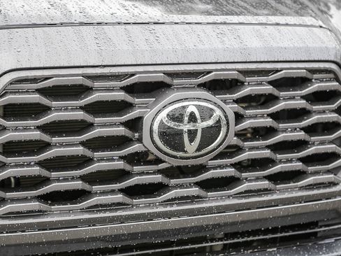 Used 2020 Toyota Tacoma TRD Off-Road w/ Technology Package image 5