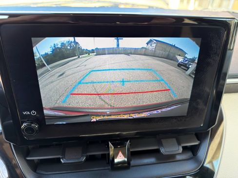 Used 2024 Toyota Corolla LE w/ LE Convenience Package FWD image 23