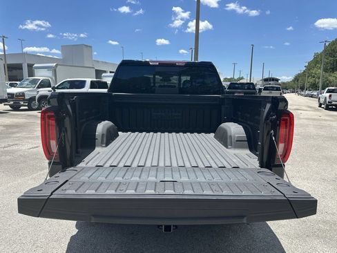 Certified 2025 GMC Sierra 1500 SLT w/ SLT Premium Plus Package AWD/4WD image 26