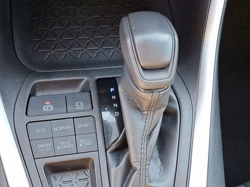 Used 2023 Toyota RAV4 LE image 15