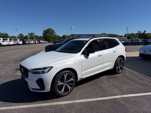 Used 2024 Volvo XC60 T8 Ultimate w/ Climate Package AWD/4WD image 6