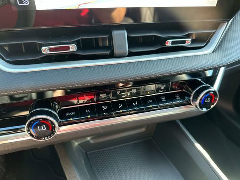 New 2026 Chevrolet Equinox LT w/ Convenience Package II image 19