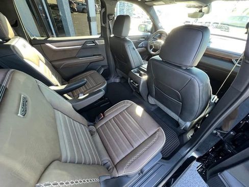 Used 2026 GMC Acadia Denali Ultimate image 5