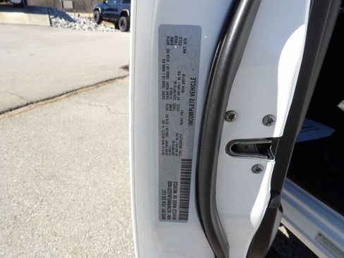 Used 2020 RAM 5500 Tradesman RWD image 61