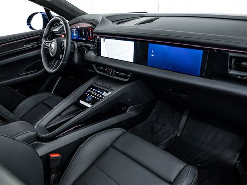 New 2025 Porsche Macan Turbo Electric image 16