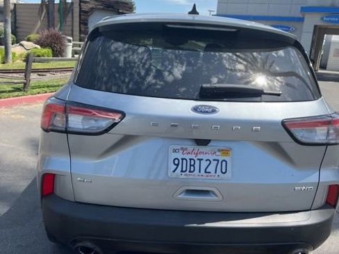 Used 2022 Ford Escape SE w/ SE Sport Appearance Package AWD/4WD image 3