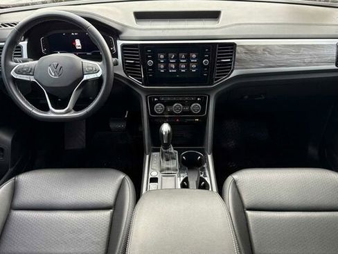 Certified 2023 Volkswagen Atlas Cross Sport SE w/ Panoramic Sunroof Package image 13