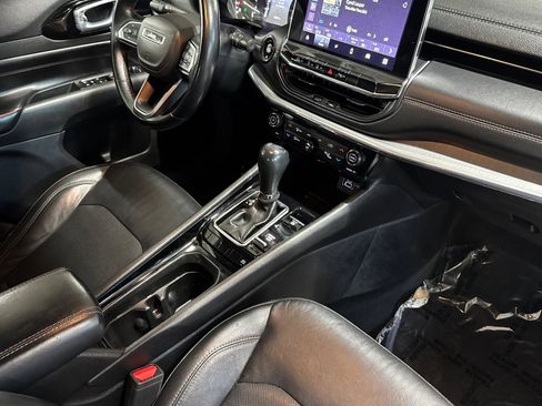 Used 2022 Jeep Compass Limited image 16