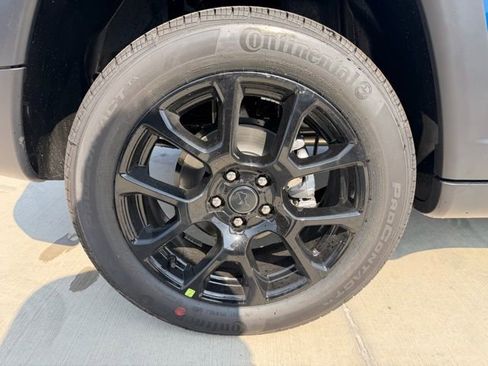 New 2026 Jeep Compass Latitude AWD/4WD image 30