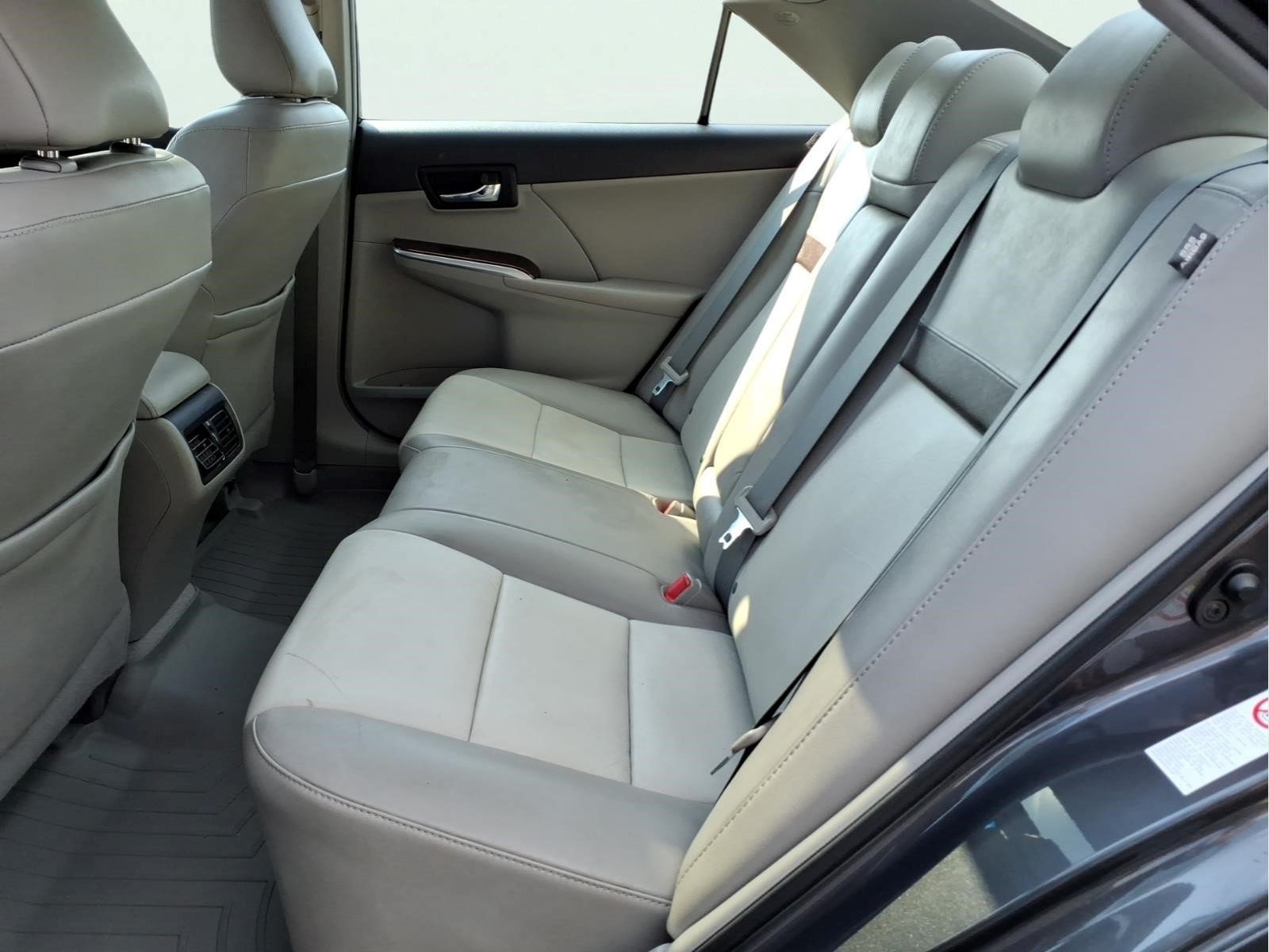 Used 2012 Toyota Camry XLE w/ Leather Pkg FWD image 8