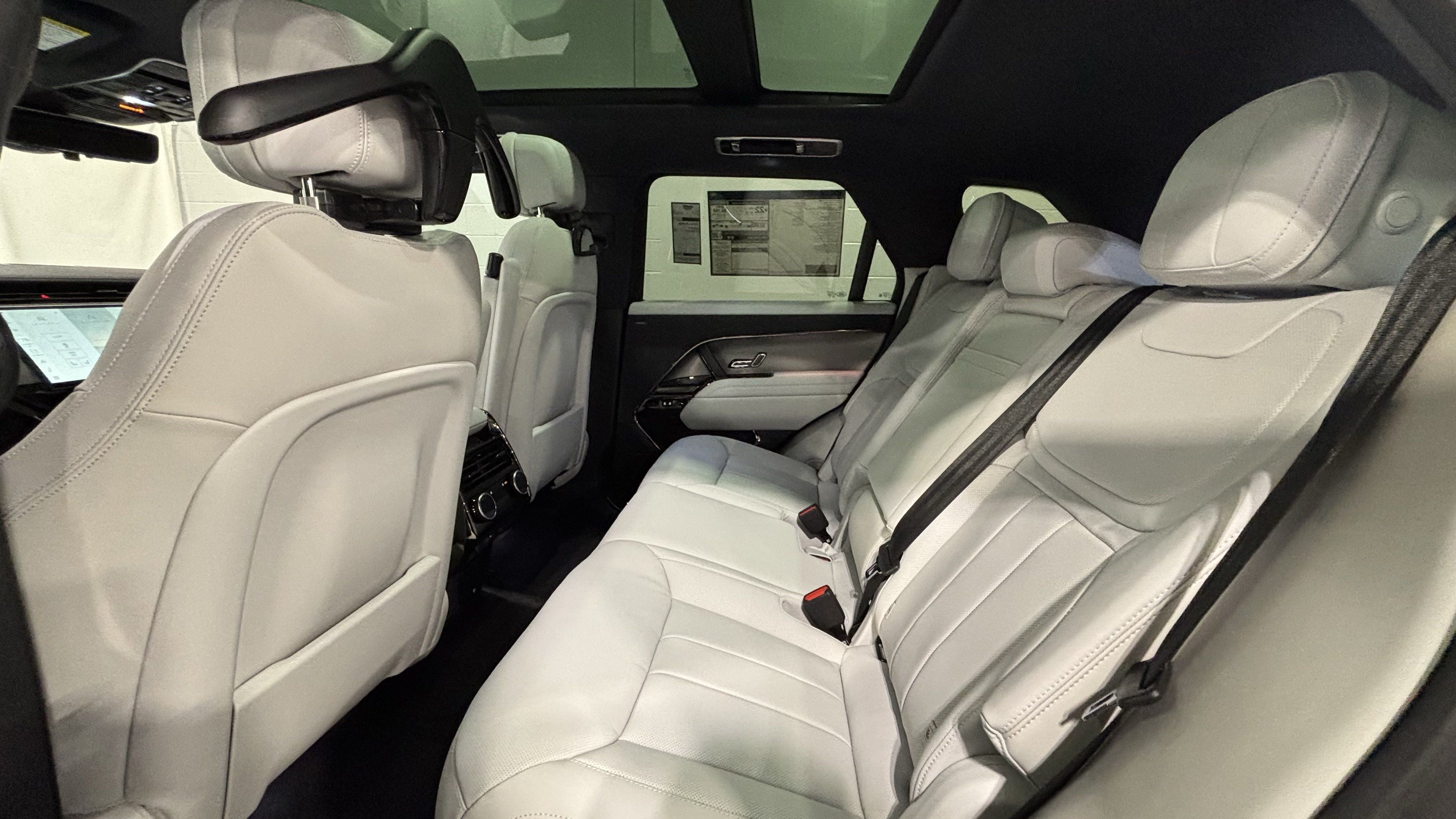 New 2026 Land Rover Range Rover Sport SE AWD/4WD image 6