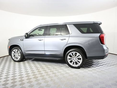 Used 2021 GMC Yukon SLT w/ SLT Luxury Plus Package AWD/4WD image 3