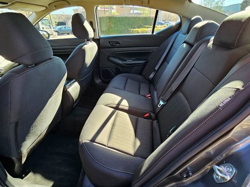 Used 2024 Nissan Altima 2.5 SV image 17