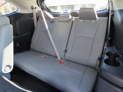 Used 2024 Toyota Highlander Limited image 15