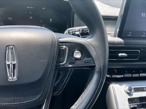 Used 2023 Lincoln Aviator 2WD image 12