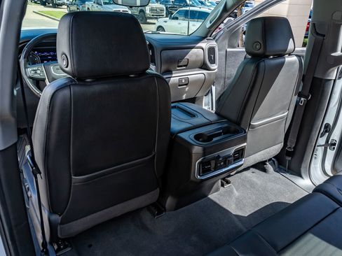 Used 2022 GMC Sierra 3500 Denali w/ Denali Ultimate Package AWD/4WD image 34