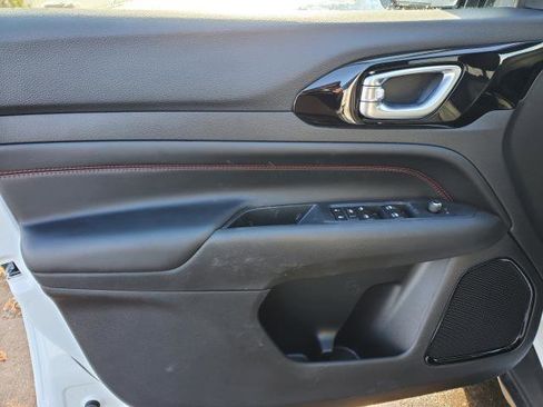 New 2026 Jeep Compass Trailhawk image 18