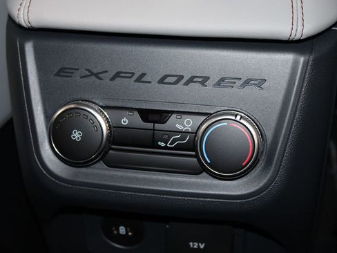 New 2026 Ford Explorer Active w/ Active Comfort Package image 34