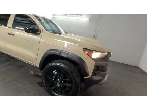 Used 2024 Chevrolet Colorado Trail Boss w/ Technology Package AWD/4WD image 2