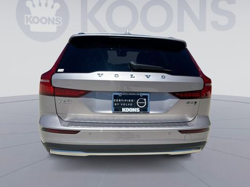 New 2026 Volvo V60 B5 Cross Country Plus w/ Protection Package Premier AWD/4WD image 5