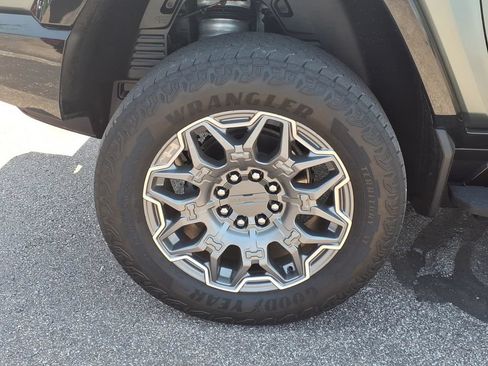 Certified 2024 GMC Hummer EV 3X AWD/4WD image 11