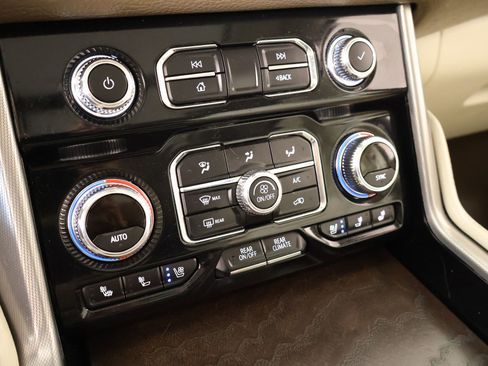 Used 2024 GMC Yukon Denali w/ Max Trailering Package image 7