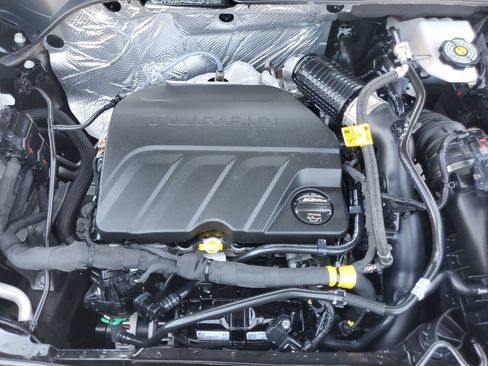 Used 2025 Chevrolet Trax LT w/ LT Convenience Package FWD image 30