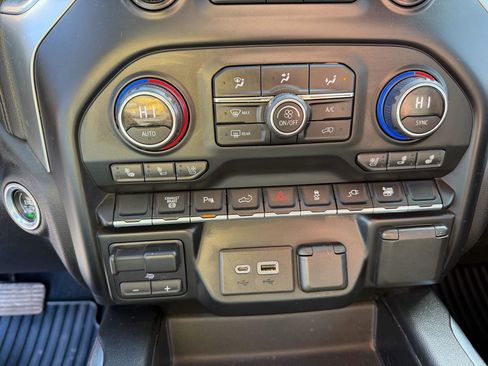 Used 2020 Chevrolet Silverado 2500 LTZ w/ LTZ Plus Package image 36