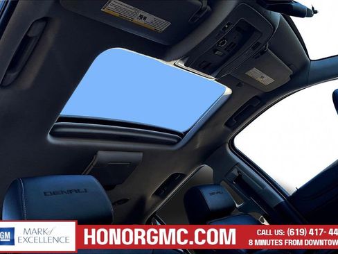 Used 2020 GMC Yukon Denali w/ Open Road Package AWD/4WD image 28