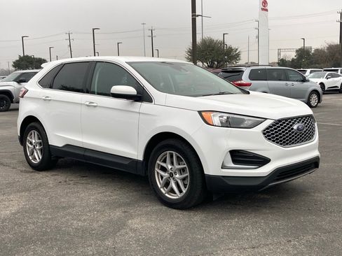 Used 2024 Ford Edge SEL image 3