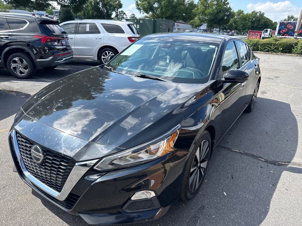 Used 2021 Nissan Altima 2.5 SV FWD image 1