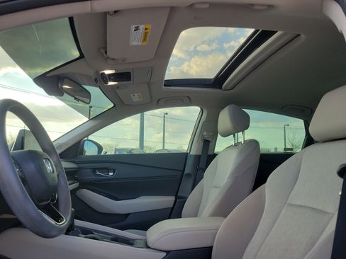 Used 2023 Honda Accord EX image 19