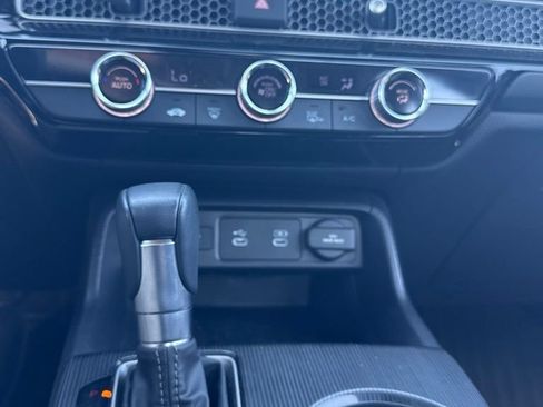 Used 2025 Honda Civic Sport image 11