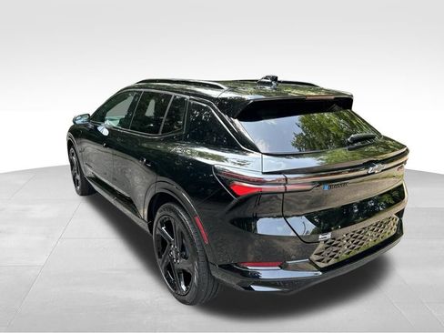 Used 2025 Chevrolet Equinox EV RS FWD image 3