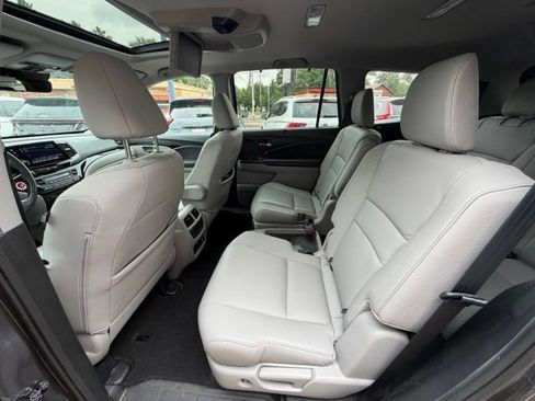 Used 2020 Honda Pilot Touring image 15