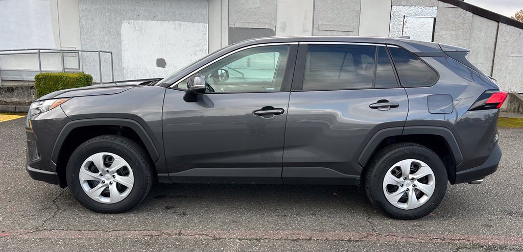 Certified 2023 Toyota RAV4 LE AWD/4WD image 8