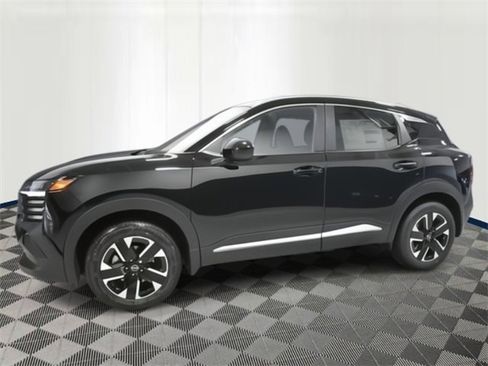 New 2025 Nissan Kicks SV w/ SV Premium Package image 2