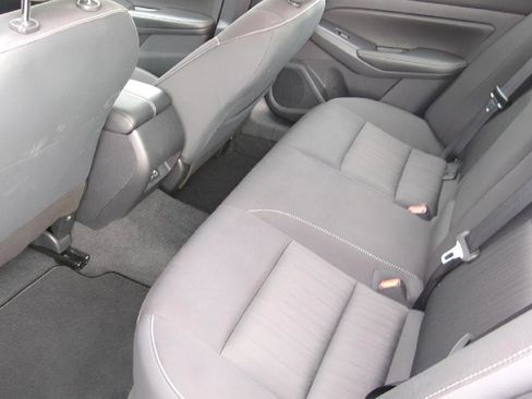 Used 2025 Nissan Altima 2.5 SV FWD image 9
