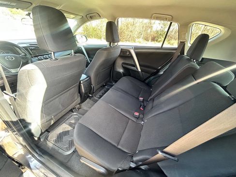 Used 2016 Toyota RAV4 LE image 13